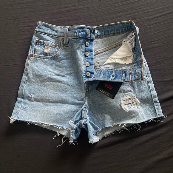 Levi's Ribcage High Rise Shorts - Picture 2 of 5